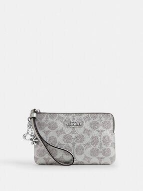 NWT NIB Coach Boxed Corner Zip Wristlet In Signature Canvas With Charms